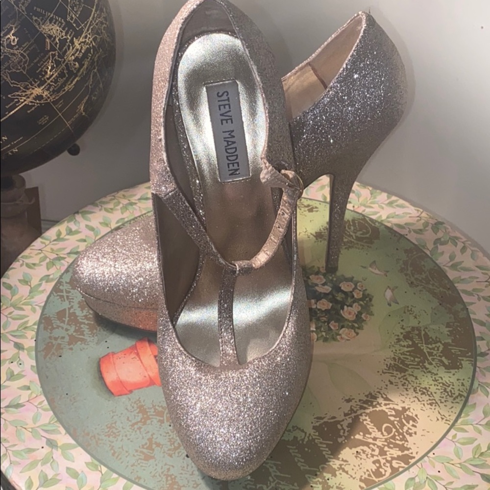 Gold Glitter pump